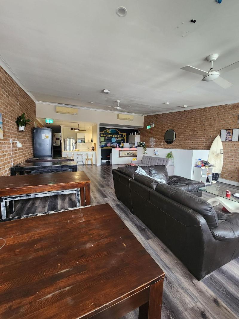 The Entrance Backpackers - Hostel image