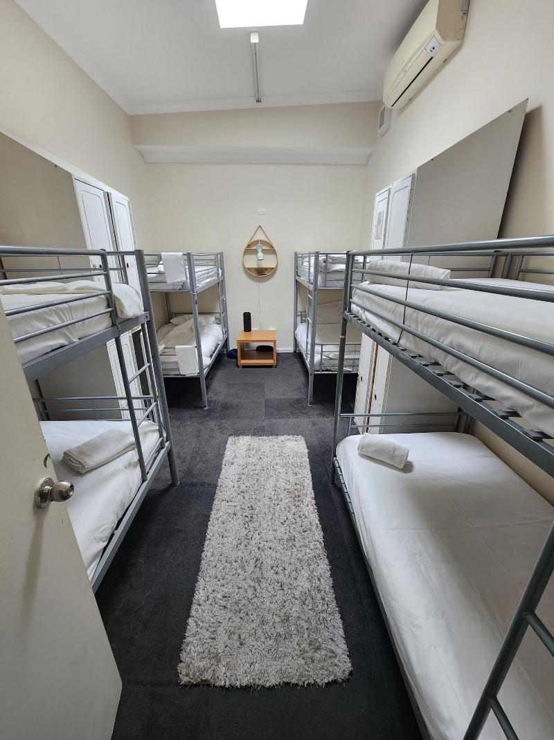 The Entrance Backpackers - Hostel image