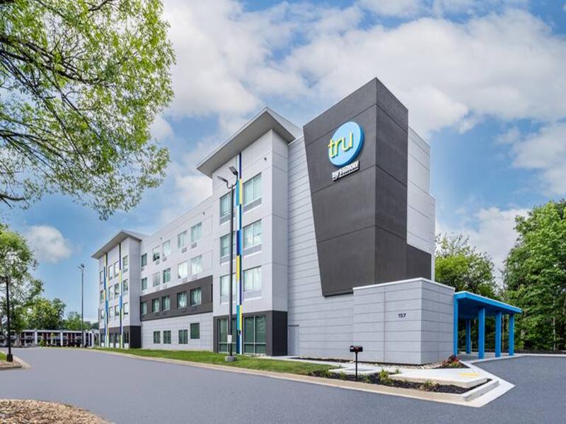 Tru by Hilton Commerce