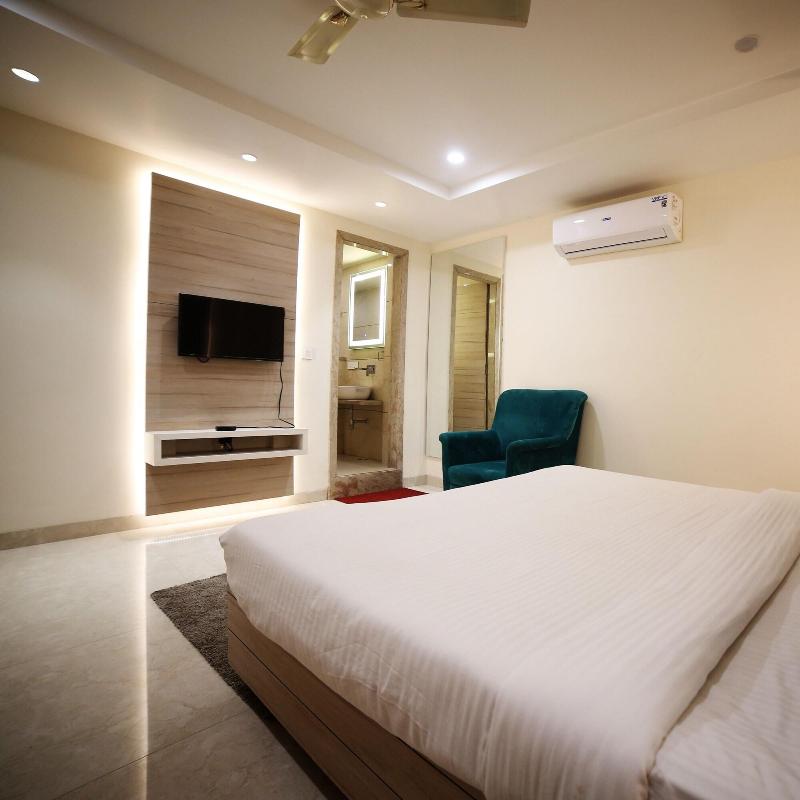 Hotel Avantika 5