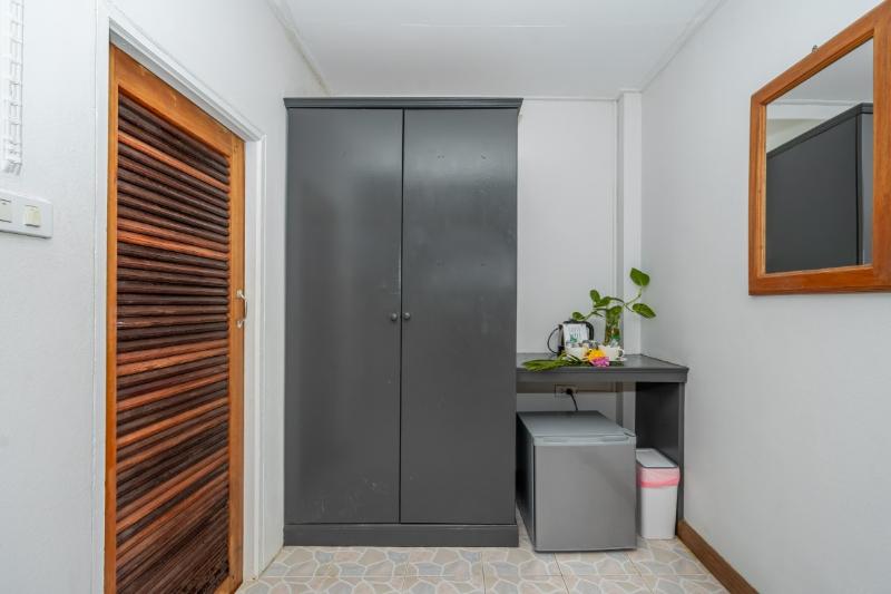 Lanta Beachfront Resort - Image 1