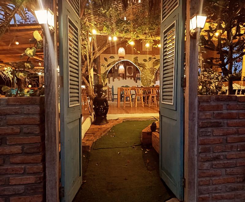 Café Madame image