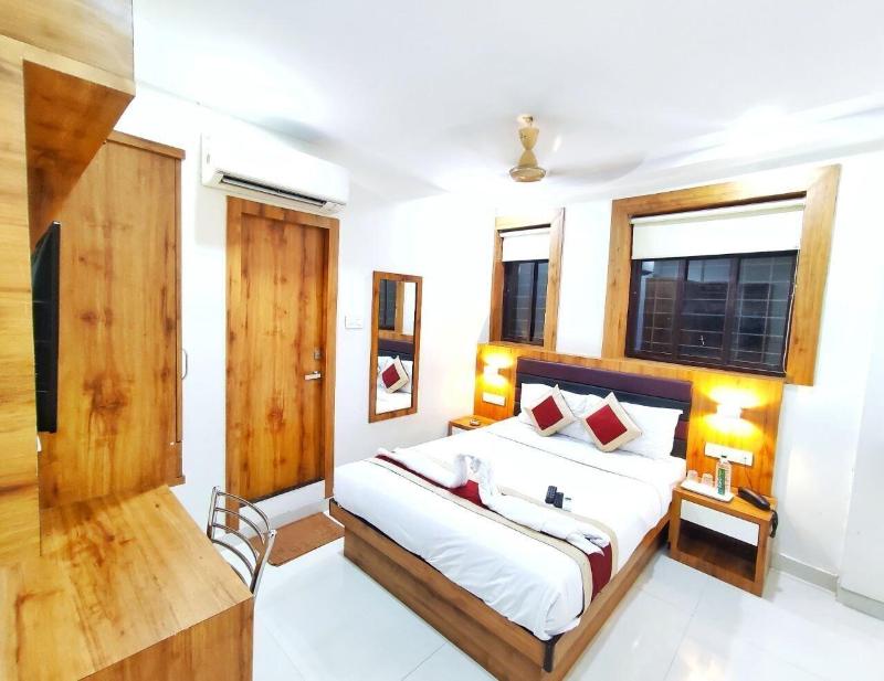 Gateway Suites image