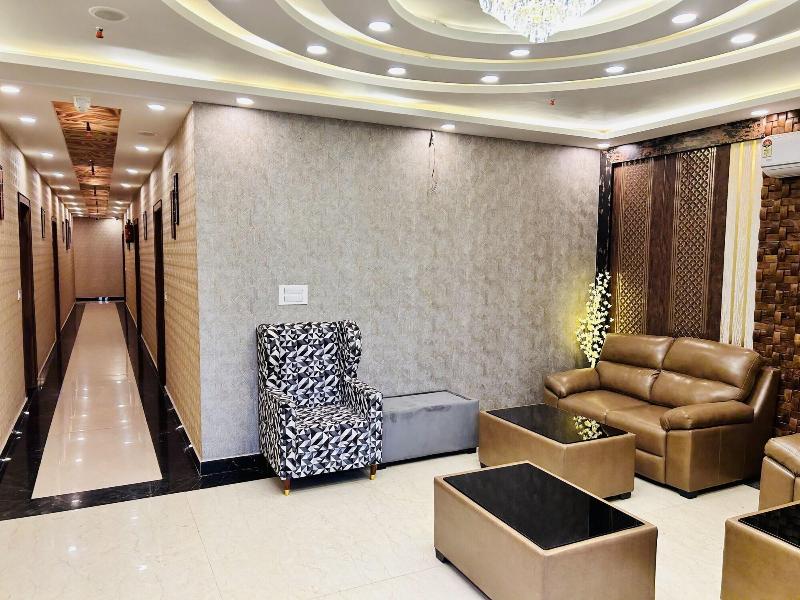 Shree Jee Hotel image