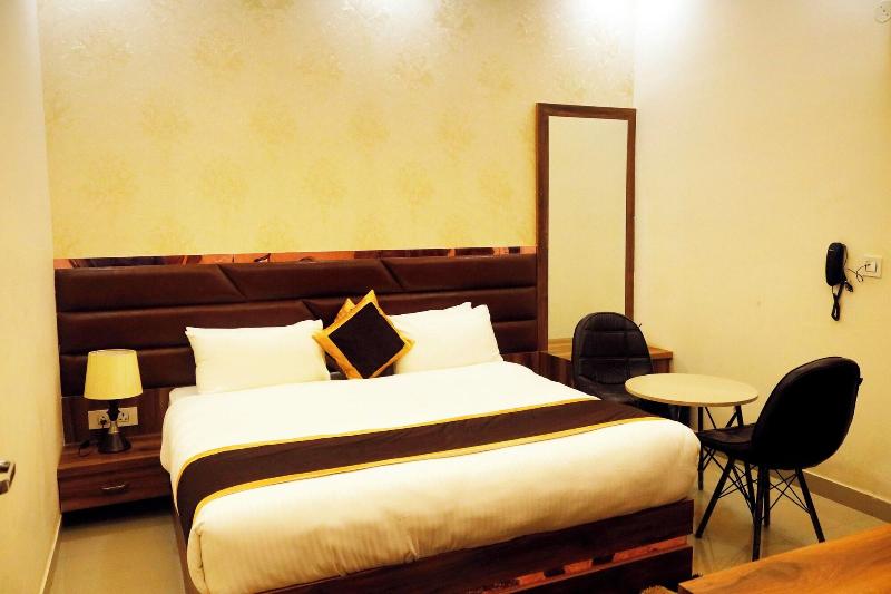 Shree Jee Hotel image