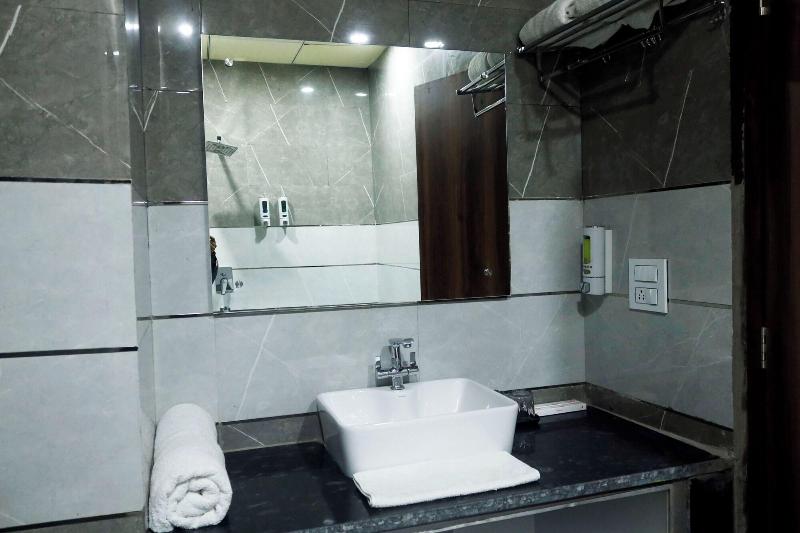 Shree Jee Hotel image