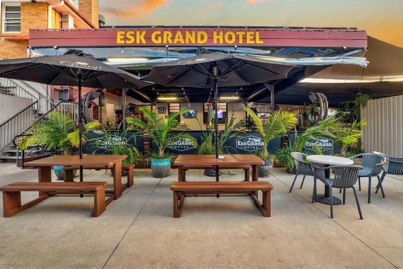 Esk Grand Hotel — general view