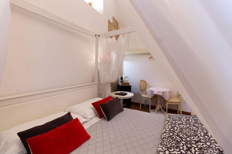 Le Nicchie Luxury Rooms image