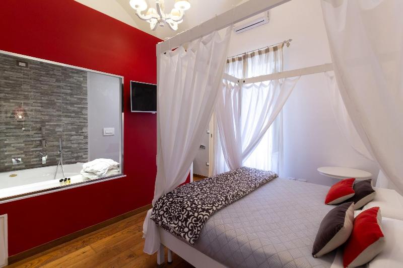 Le Nicchie Luxury Rooms image
