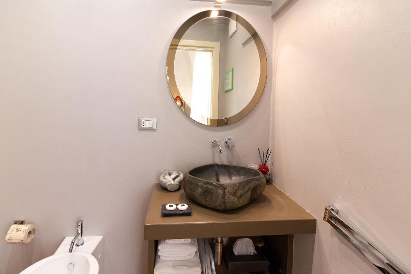 Le Nicchie Luxury Rooms image