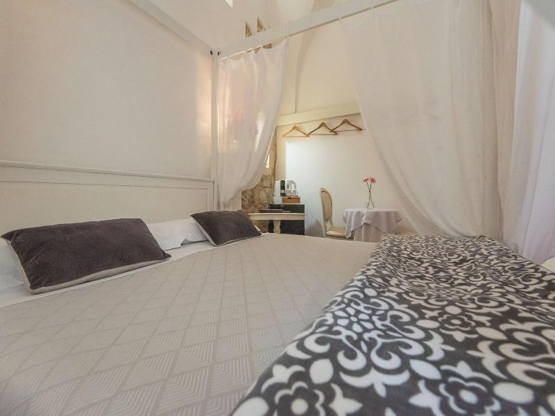 Le Nicchie Luxury Rooms image