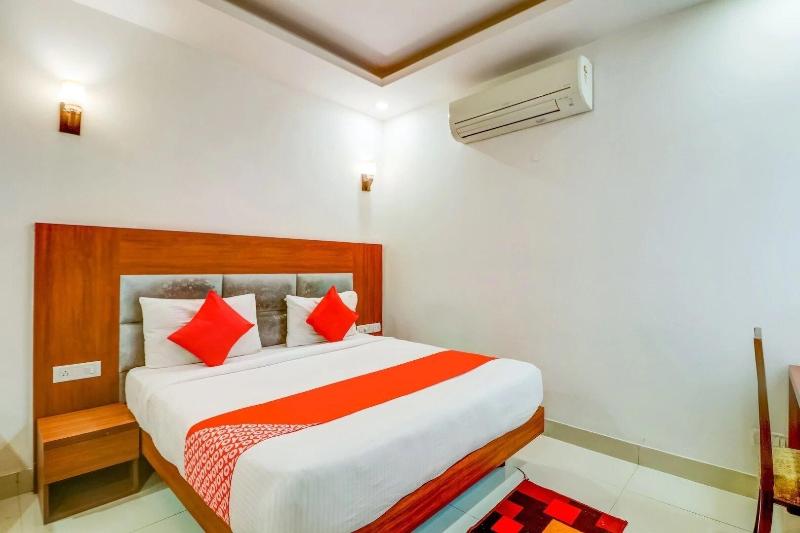 Hotel Airport View image