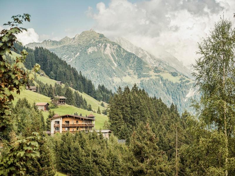 Hotel Bergkristall Zillertal image