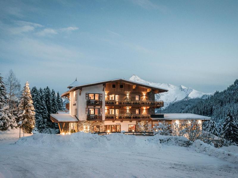 Hotel Bergkristall Zillertal image