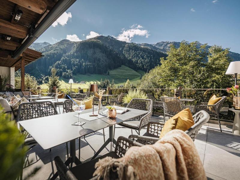 Hotel Bergkristall Zillertal image