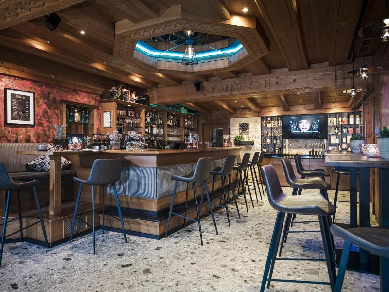 Hotel Bergkristall Zillertal image