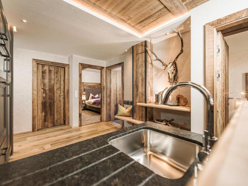 Hotel Bergkristall Zillertal image