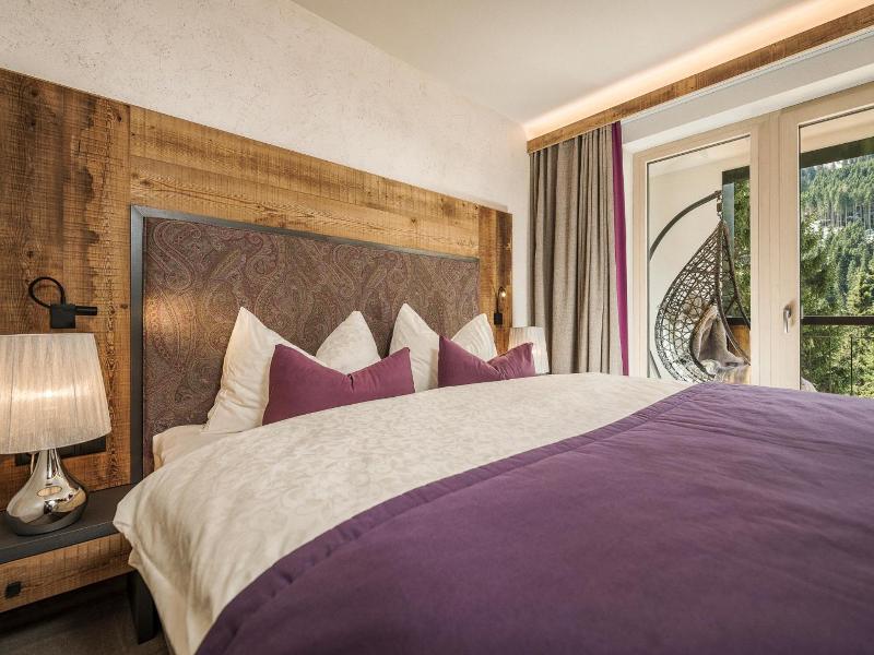 Hotel Bergkristall Zillertal image