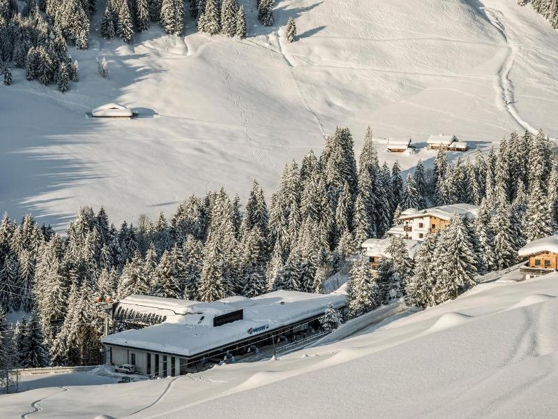 Hotel Bergkristall Zillertal image