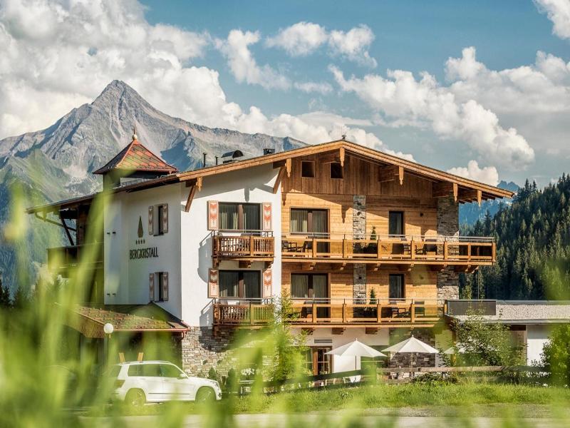 Hotel Bergkristall Zillertal image