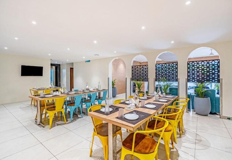 Sapphire Bliss Hotel — restaurant