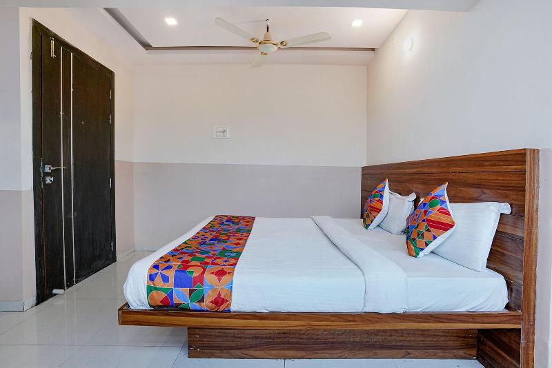 Fabhotel Paradise Inn image