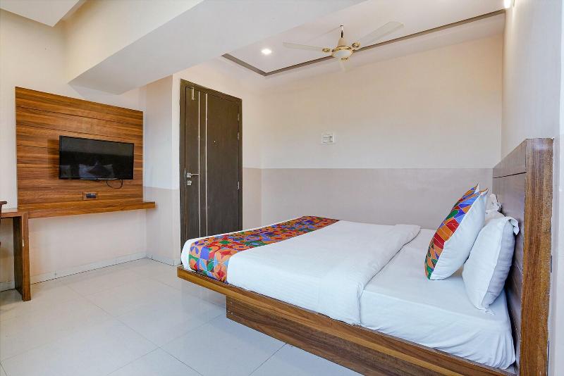 Fabhotel Paradise Inn image