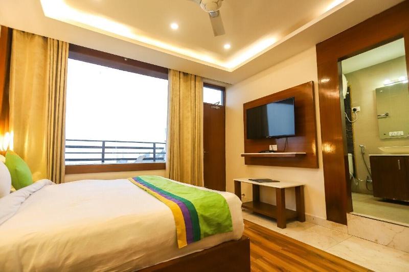 Lavish Inn image
