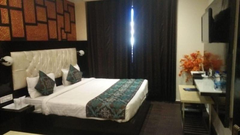 Lavish Inn image