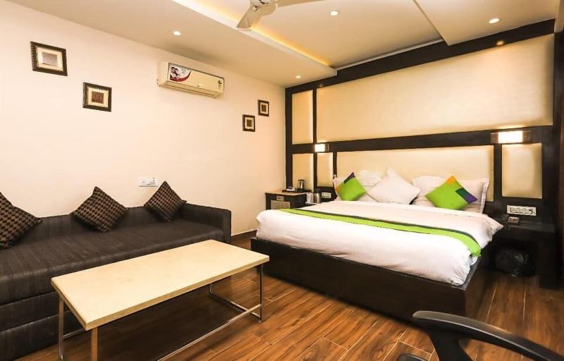 Lavish Inn image