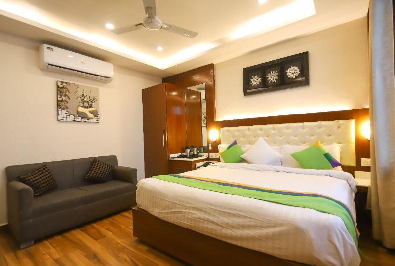Lavish Inn image