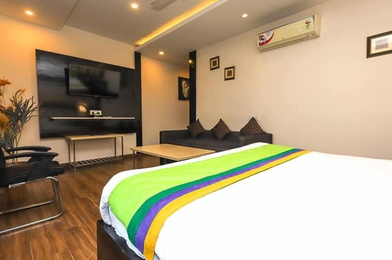 Lavish Inn image