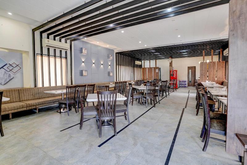 Fabhotel Heritage Palace image