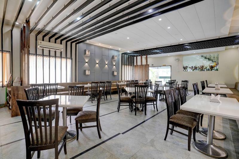 Fabhotel Heritage Palace image