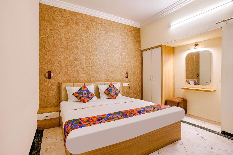 Fabhotel Heritage Palace image