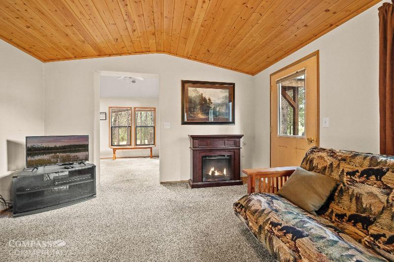 Willamette Pass Inn image
