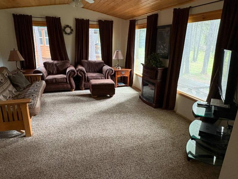 Willamette Pass Inn image
