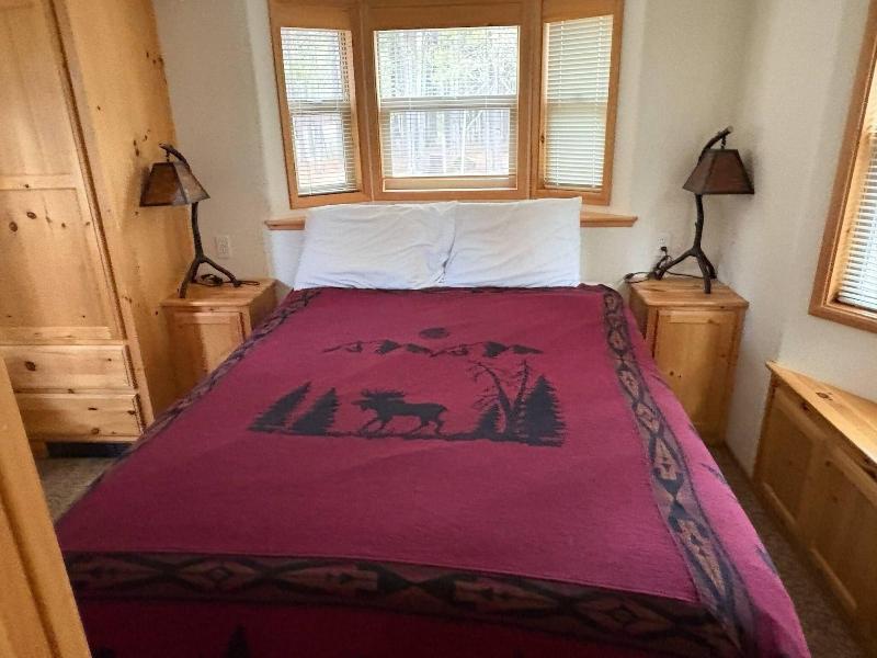 Willamette Pass Inn image