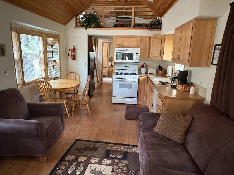 Willamette Pass Inn image 9