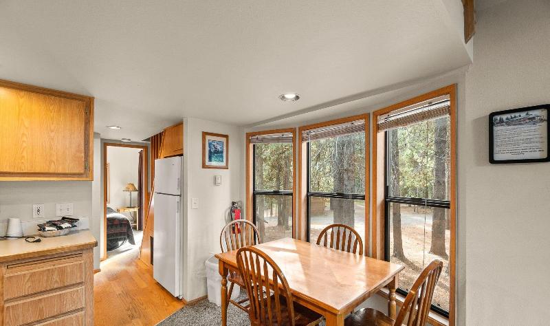 Willamette Pass Inn image