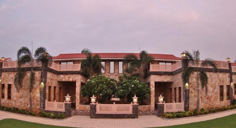 Vikrama Sarovar Portico Pavagadh image