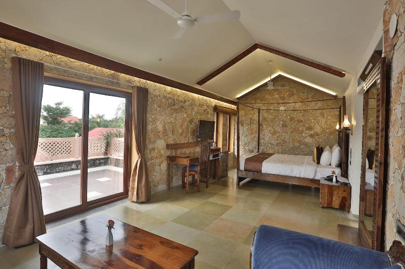 Vikrama Sarovar Portico Pavagadh image
