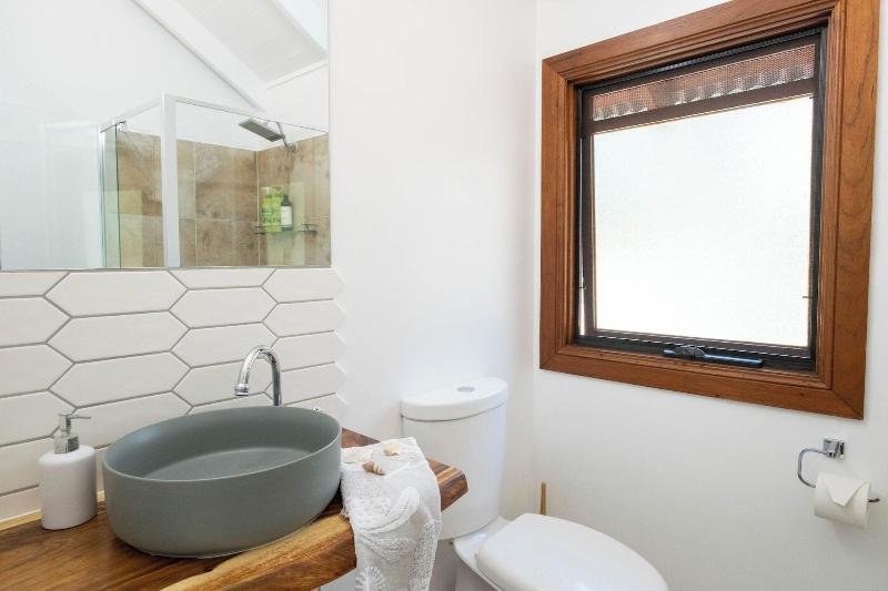 Airlie Beach Eco Cabins - Adults Only image
