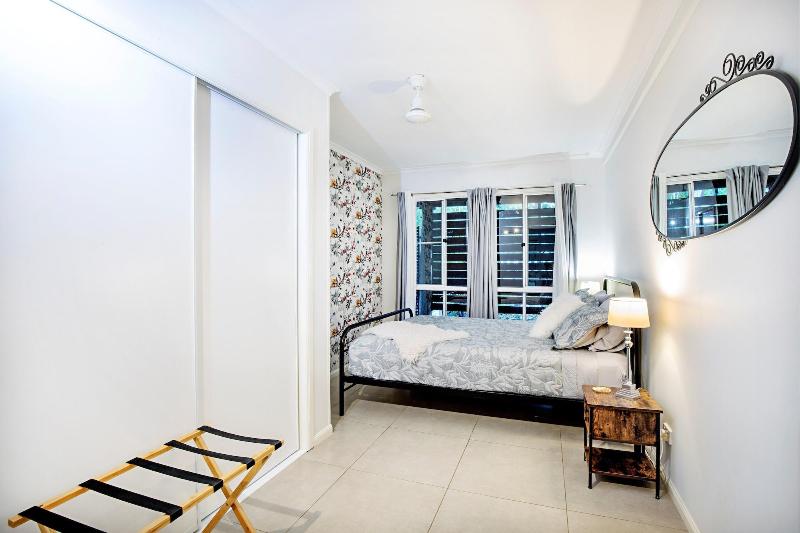 Airlie Beach Eco Cabins - Adults Only image