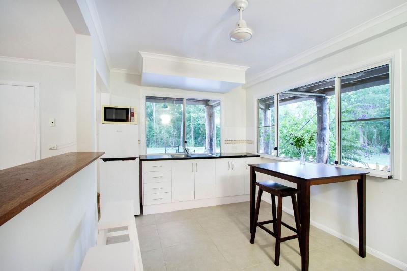 Airlie Beach Eco Cabins - Adults Only image