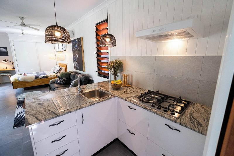 Airlie Beach Eco Cabins - Adults Only image