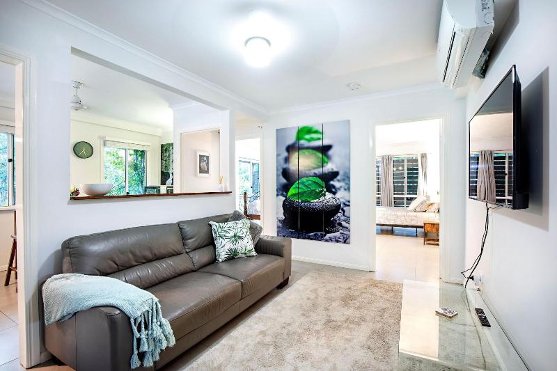 Airlie Beach Eco Cabins - Adults Only image