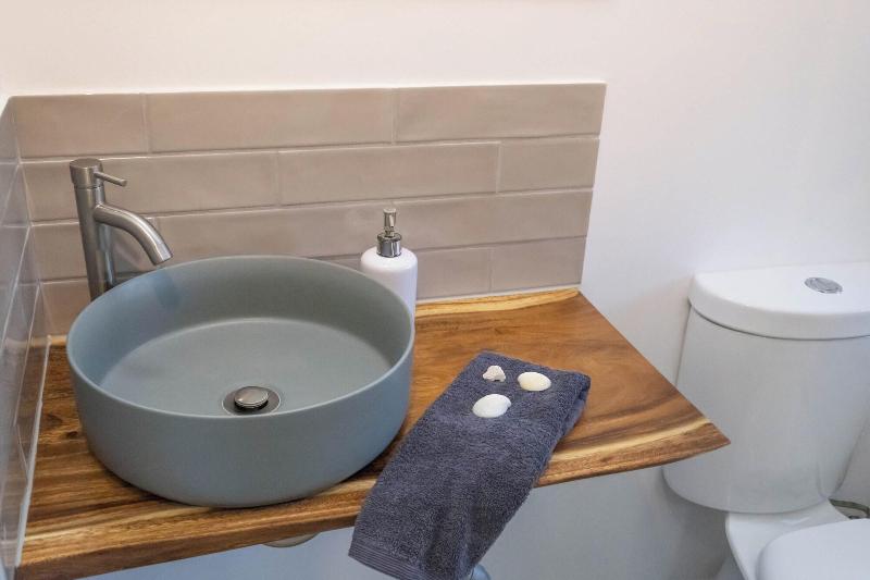 Airlie Beach Eco Cabins - Adults Only image