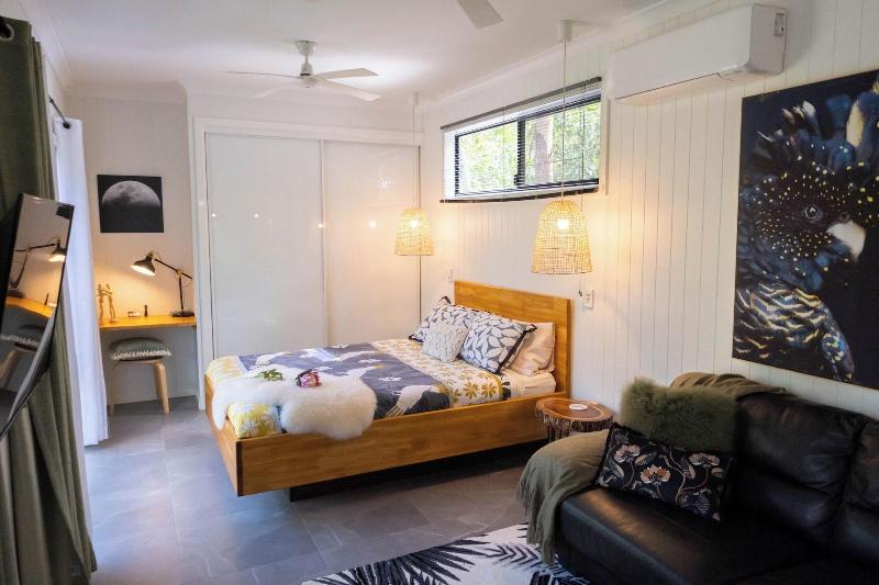 Airlie Beach Eco Cabins - Adults Only image