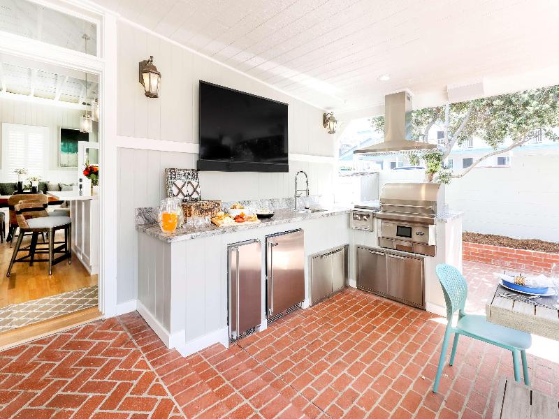 Del Mar Beach Hotel image